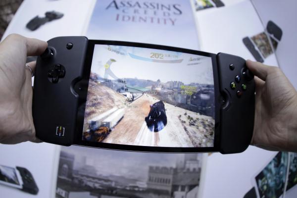 <p>Gamevice на Wikipad Inc. за iPad Mini на Tokyo Game Show 2016 в Чиба, Япония. 15 септември 2016. Photographer: Kiyoshi Ota/Bloomberg.</p>

<p>Проучване на 635 експерти от гейминг индустрията, включително основатели на стартъпи и инвеститори, проведено от юридическатата кандора Perkins Cole и Upload показва, че &bdquo;липсата на привлекателно съдържание&rdquo; е основното предизвикателство за бъдещето на VR.</p>
