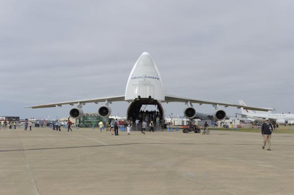 <p>Ан-124 на Volga-Dnepr Group на авиошоуто Джилонг.</p>
