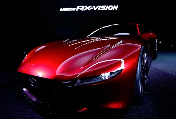 <p>Концептуалният модел Mazda RX-Vision на автосалона в Токио. Photographer: Tomohiro Ohsumi/Bloomberg</p>

<p>&nbsp;</p>

<p>&nbsp;</p>

<p>&nbsp;</p>

<p>&nbsp;</p>

<p>&nbsp;</p>
