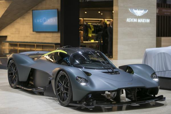 <p>Новият Aston Martin Valkyrie в Женева, Швейцария, 5 март 2019. Photographer: Stefan Wermuth/Bloomberg.</p>

<p>Наричана още Бейби Валкирия. Третата кола, рожба на сътрудничеството с Red Bull Advanced Tech.</p>
