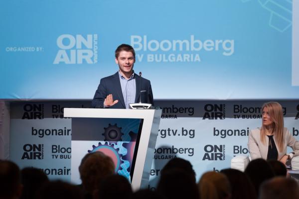 <p><a href="http://www.bloombergtv.bg/video/lyubomir-yanchev-lyubomir-yanchev-international-conference-education-and-business-future-leaders-11052016">Любомир Янчев</a>: Ролята на предприемачеството в модерното образование</p>
