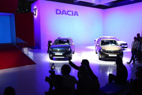 <p>Новата Dacia Sandero в ляво и Logan SUV.</p>

<p>&nbsp;</p>
