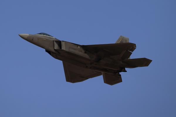 <p>Демонстрационен полет на F-22 Raptor на Lockheed Martin Corp. на авиосалона в Дубай, който се провежда между 8 и 12 ноември 2015.</p>

<p>Photographer: Jasper Juinen/Bloomberg</p>
