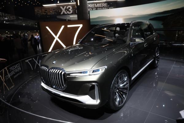 <p>BMW X7&nbsp; на автосалона във Франкфурт, IAA, 12 септември 2017. Photographer: Simon Dawson/Bloomberg=</p>
