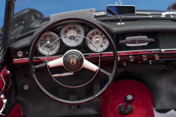 <p>Alfa Romeo Inc. Giulietta Spider Veloce от 1958г.</p>

<p>&nbsp;</p>
